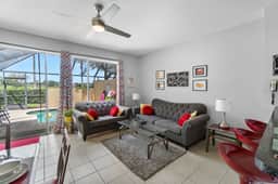 Family stay w/ pools & game room - Image 2